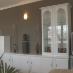 Wohnzimmer der Casa Patricia in Nerja mit gemütlicher Sitzecke und Meerblick